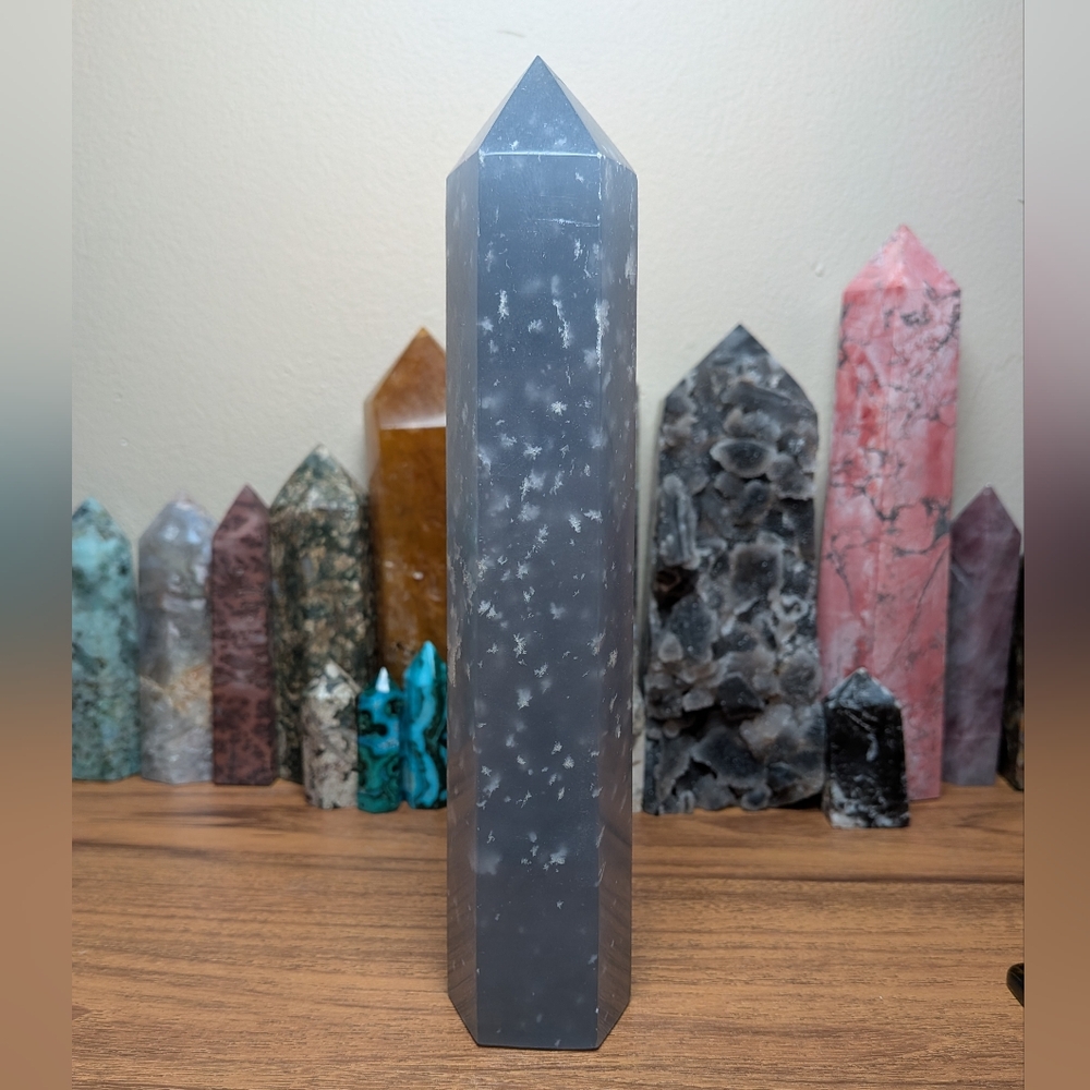 Angelite Crystal Tower - Large Snowflakes - Picture 3 of 3